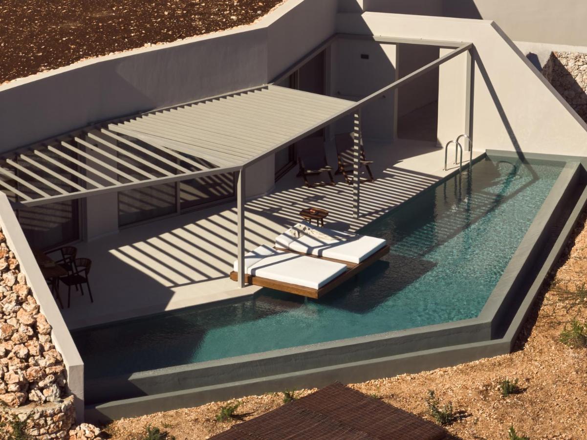 Yoma Cove Volímai