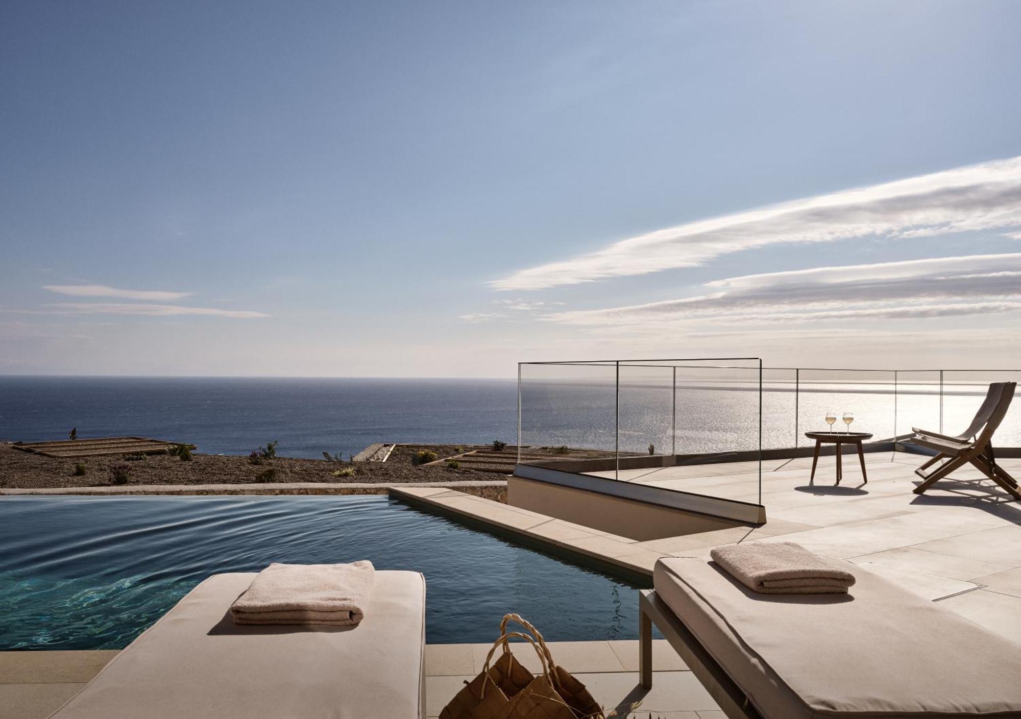 Yoma Cove Volímai